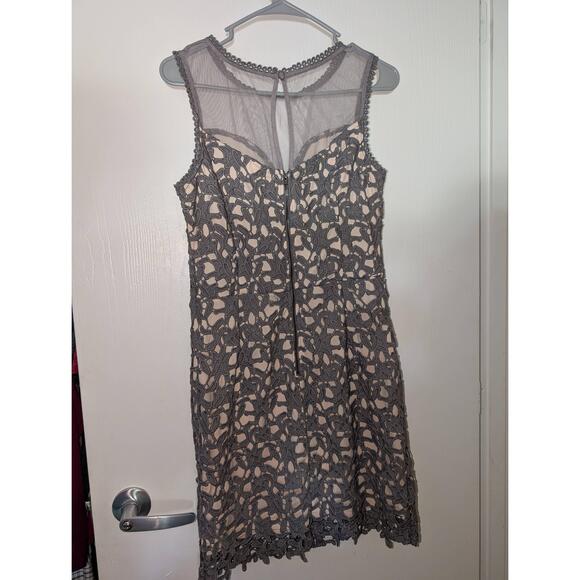 Francescas Dress Womens Size Medium Gray‎ Lace Lining Mini Cocktail Sleeve - Picture 4 of 7